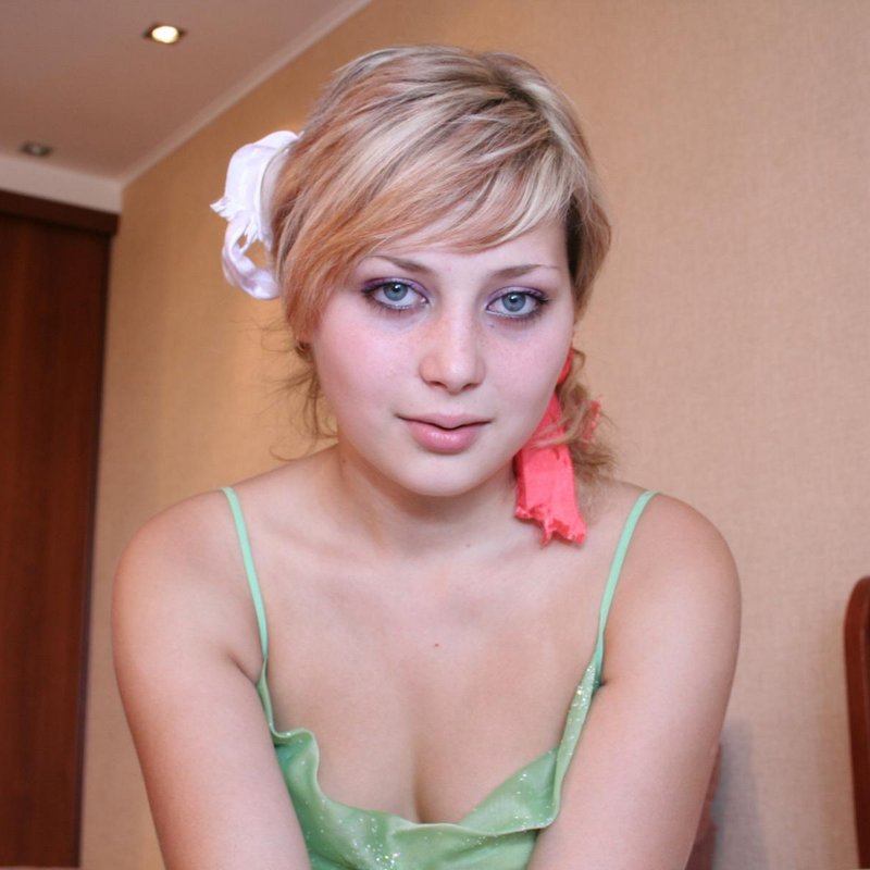 Sadie Saint ave